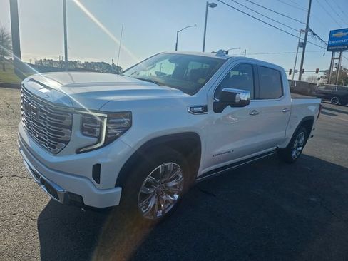 Used 2025 GMC Sierra 1500 Denali AWD/4WD image 4