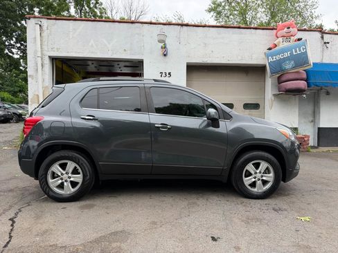 Used 2018 Chevrolet Trax LT w/ LT Convenience Package AWD/4WD image 7