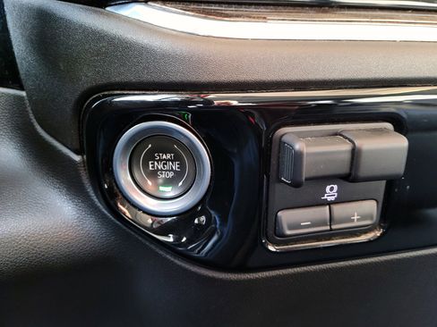 Used 2024 Chevrolet Silverado 2500 LT image 14