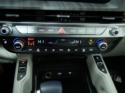 Used 2024 Kia Telluride SX Prestige image 28