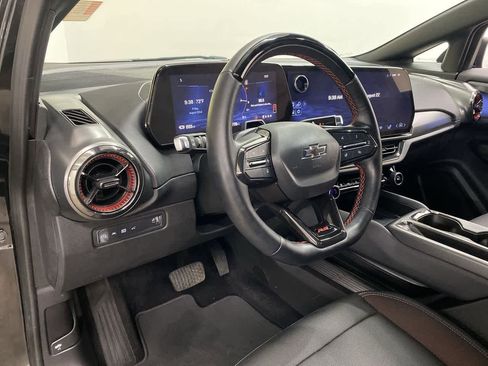 Used 2024 Chevrolet Equinox EV RS image 2