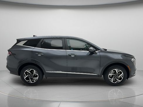 Used 2023 Kia Sportage LX AWD/4WD image 2