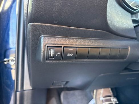 Used 2021 Toyota Corolla LE FWD image 18