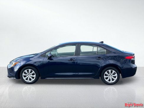 Certified 2025 Toyota Corolla LE FWD image 4
