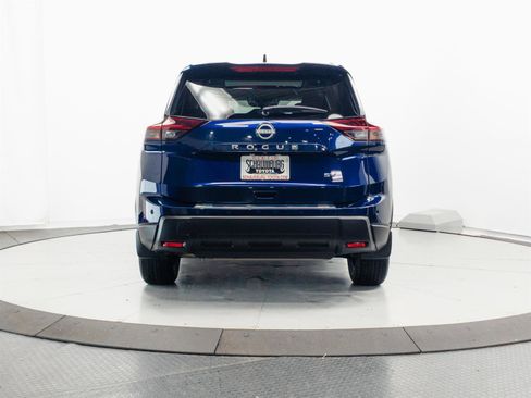 Used 2024 Nissan Rogue SV w/ SV Premium Package FWD image 9