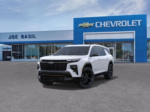 New 2026 Chevrolet Traverse RS w/ LPO, Floor Liner Package AWD/4WD image 8