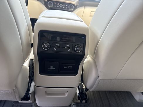 Used 2023 GMC Acadia Denali w/ Denali Technology Package AWD/4WD image 15