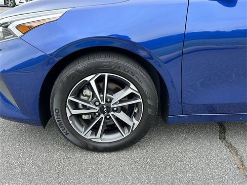 Used 2022 Kia Forte LXS image 12