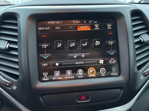 Used 2016 Jeep Cherokee Trailhawk w/ Comfort/Convenience Group image 32