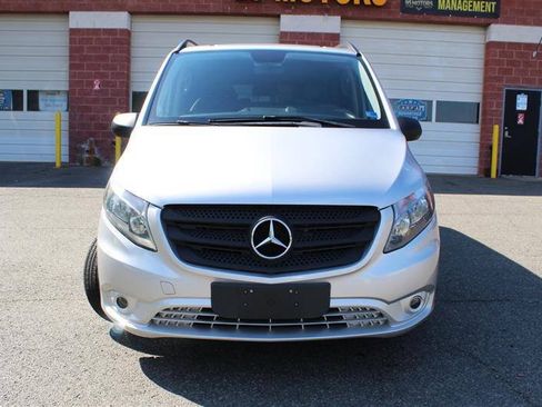 Used 2016 Mercedes-Benz Metris Passenger image 8