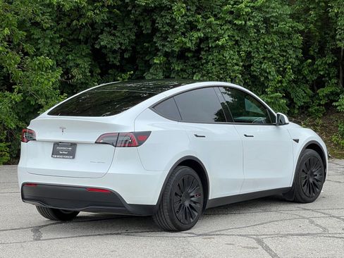 Used 2023 Tesla Model Y Long Range AWD/4WD image 6