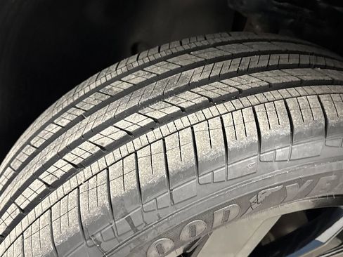 Used 2022 Volkswagen Atlas SE w/ Black Wheel Package image 36