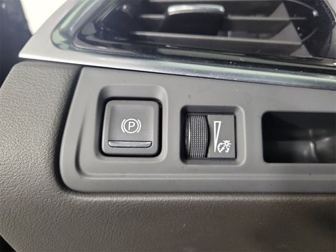 Certified 2024 Cadillac XT6 Luxury w/ LPO, Floor Liner Package image 32