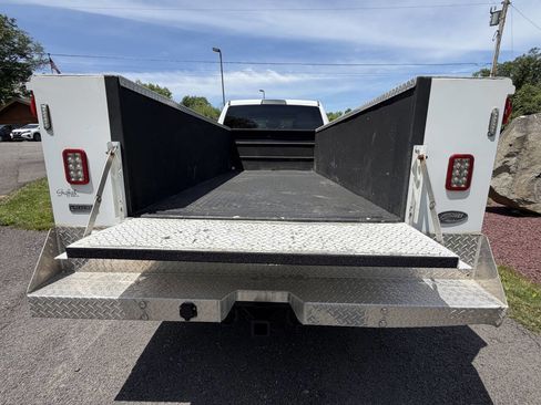 Used 2018 RAM 3500 Tradesman w/ Chrome Appearance Group AWD/4WD image 13