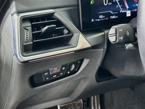 Used 2023 BMW 330i Sedan w/ M Sport Package RWD image 10