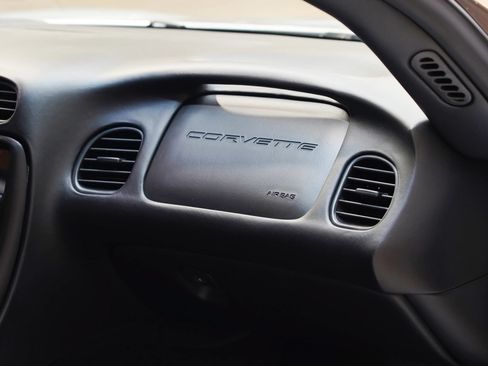 Used 2002 Chevrolet Corvette Z06 w/ Memory Pkg RWD image 42