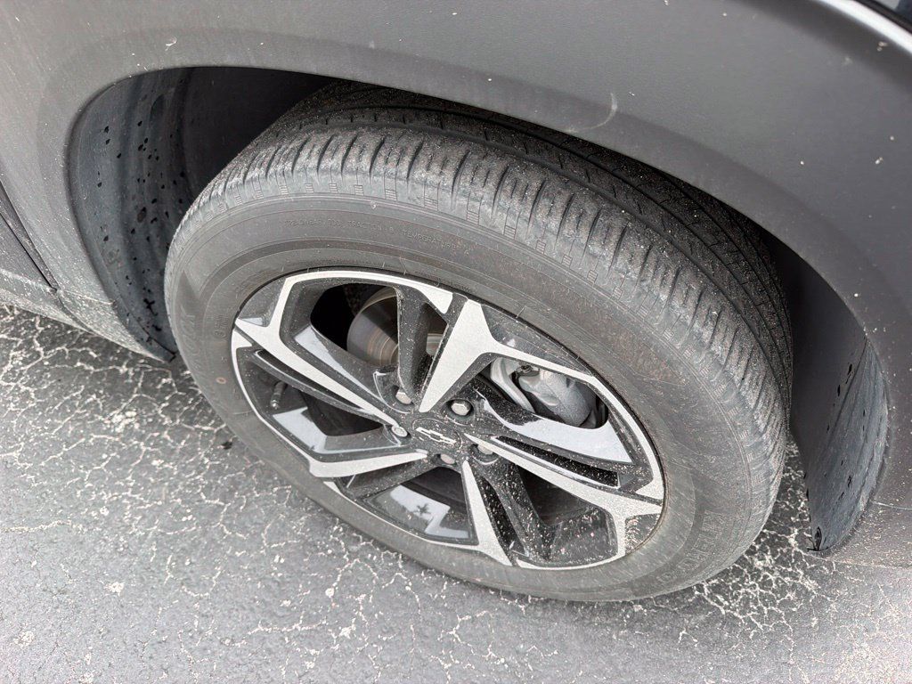 Used 2022 Chevrolet TrailBlazer RS FWD image 12