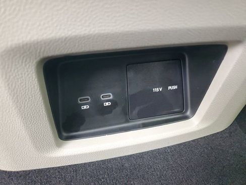 New 2026 Volkswagen Atlas SE FWD image 12