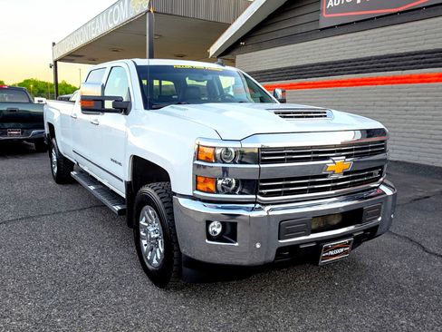Used 2018 Chevrolet Silverado 3500 LTZ w/ Duramax Plus Package AWD/4WD image 7