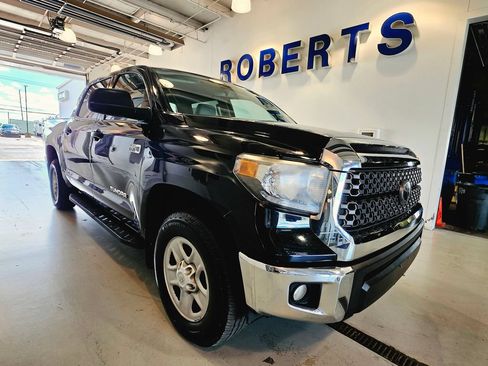 Used 2021 Toyota Tundra SR5 w/ SR5 Leather Package AWD/4WD image 2