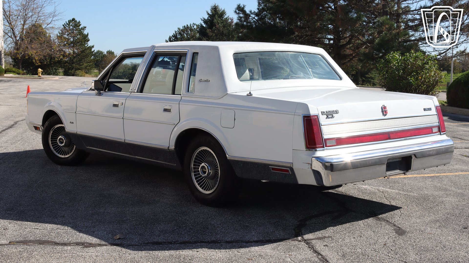 Used 1989 Lincoln Town Car Signature RWD image 18