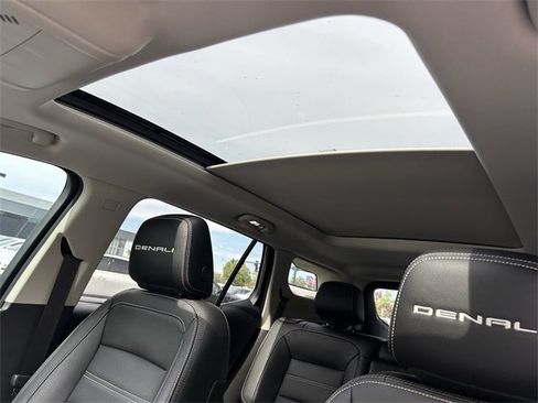 Used 2022 GMC Terrain Denali w/ Denali Premium Package image 23