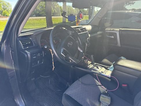 Used 2021 Toyota 4Runner SR5 AWD/4WD image 9