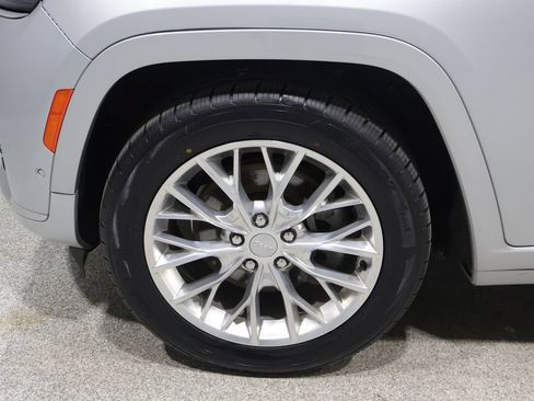 Used 2021 Jeep Grand Cherokee L Summit w/ Advanced Protech Group IV AWD/4WD image 8