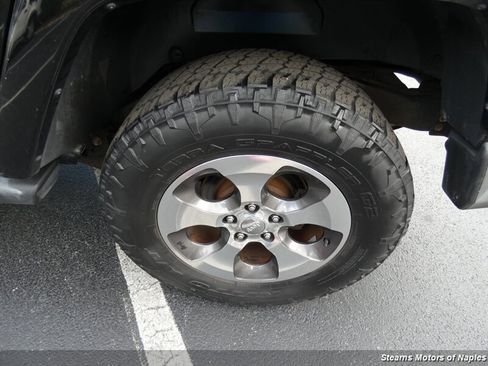 Used 2017 Jeep Wrangler Unlimited Sahara w/ Connectivity Group image 19