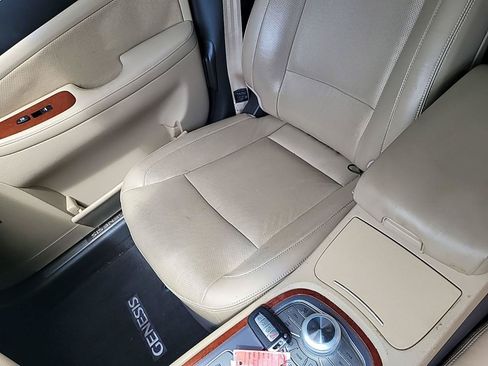 Used 2013 Hyundai Genesis 3.8 w/ Premium Pkg RWD image 21