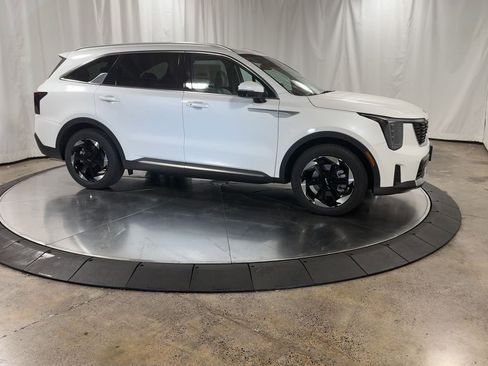 New 2025 Kia Sorento EX image 3