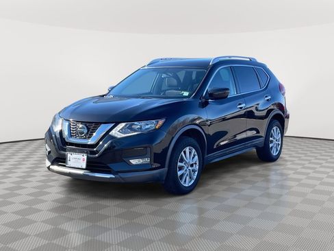 Used 2018 Nissan Rogue SV image 3
