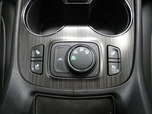 Used 2023 GMC Acadia SLT w/ Elevation Edition image 33