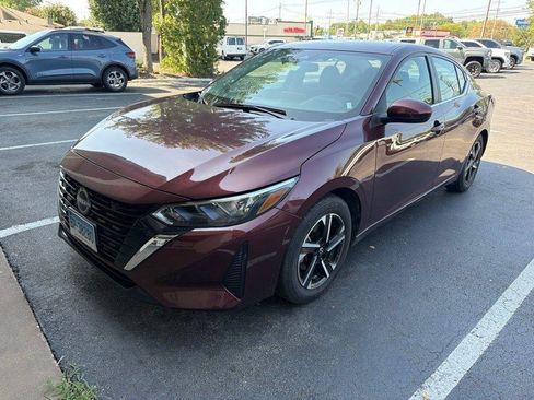 Used 2024 Nissan Sentra SV FWD image 2