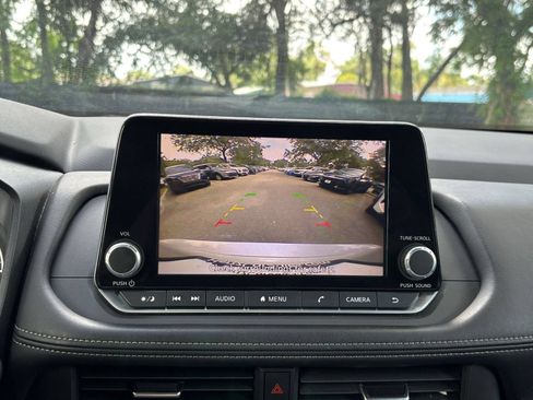 Used 2025 Nissan Rogue SV FWD image 20