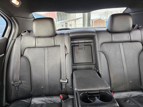 Used 2014 Lincoln MKS image 23