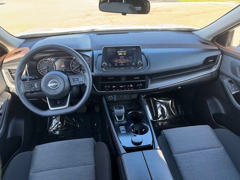 Used 2023 Nissan Rogue SV AWD/4WD image 5