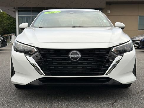 Used 2024 Nissan Sentra SV FWD image 2