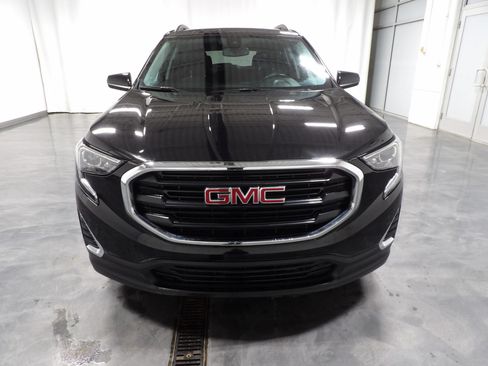 Used 2021 GMC Terrain SLE w/ Driver Convenience Package FWD image 3