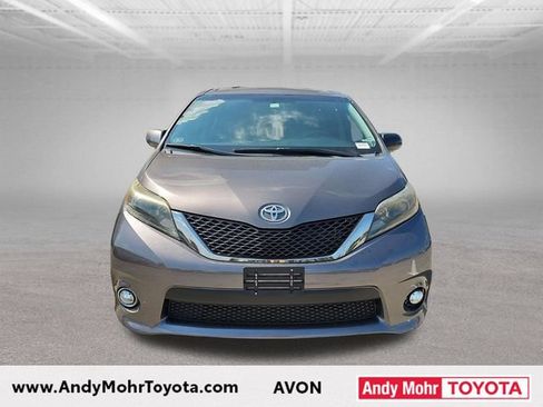 Used 2015 Toyota Sienna SE Premium FWD image 3