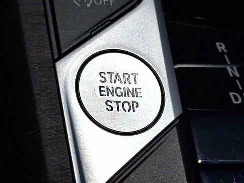 Used 2023 BMW 330i xDrive Sedan w/ Convenience Package AWD/4WD image 27