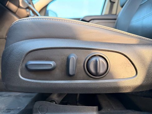 Used 2023 GMC Acadia Denali w/ Denali Technology Package image 30