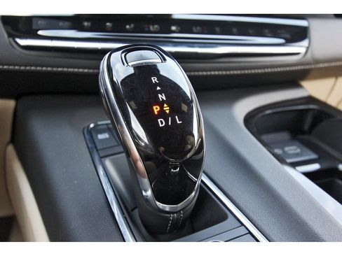 Certified 2023 Cadillac Escalade Premium Luxury w/ Performance Package AWD/4WD image 26