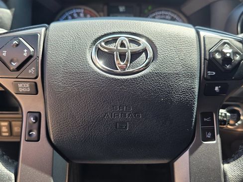 Used 2018 Toyota Tacoma TRD Off-Road w/ Technology Package AWD/4WD image 30