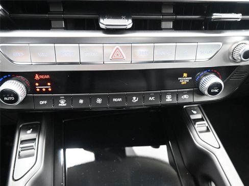 Used 2024 Kia Telluride S w/ S Sunroof Package image 14