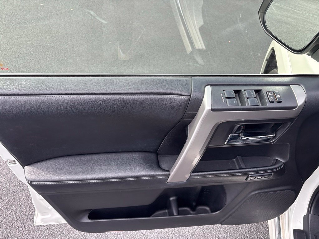 Used 2014 Toyota 4Runner Limited AWD/4WD image 13