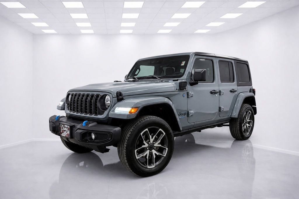 Used 2024 Jeep Wrangler Unlimited w/ Convenience Group AWD/4WD image 4