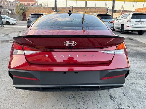 Used 2025 Hyundai Elantra Sport image 5
