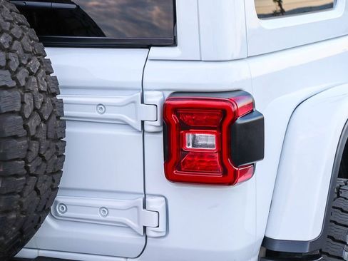 Used 2021 Jeep Wrangler Unlimited Rubicon 4xe w/ Cold Weather Group AWD/4WD image 10