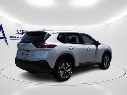 Used 2022 Nissan Rogue SV AWD/4WD image 4